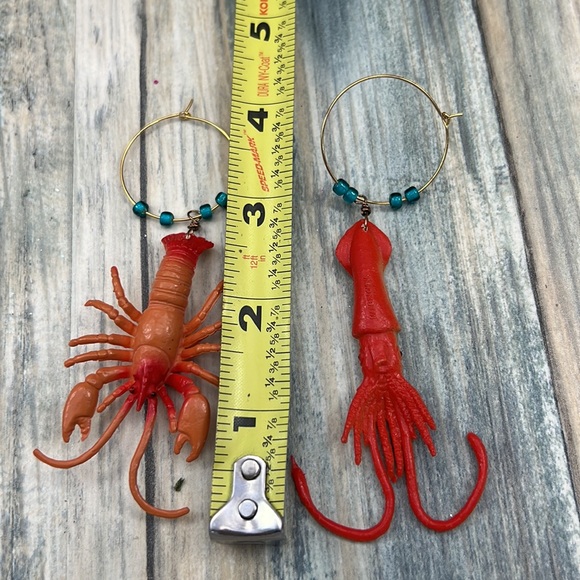 ⭐️Adorned Crown Artisan Assemblage aquarium collection crab squid earrings - Picture 6 of 9